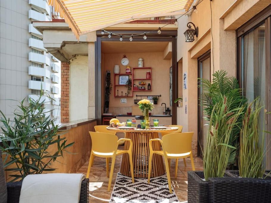 Terrasse Des Plongeurs Appartement Boekarest Buitenkant foto