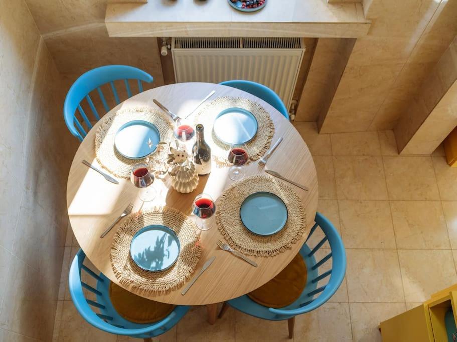 Terrasse Des Plongeurs Appartement Boekarest Buitenkant foto